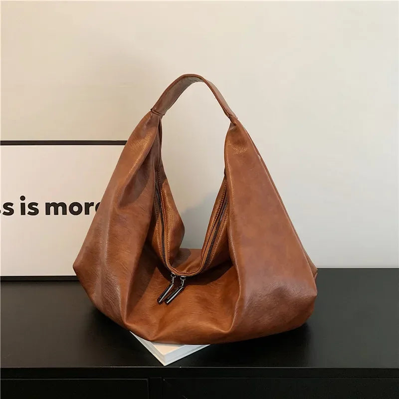 Bolsa Feminina Hobo Grande em Couro Essence