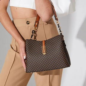 Bolsa Feminina Hobo Média em Couro Monograma