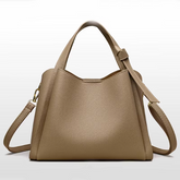 Bolsa Feminina Tote Média Minimalista em Couro