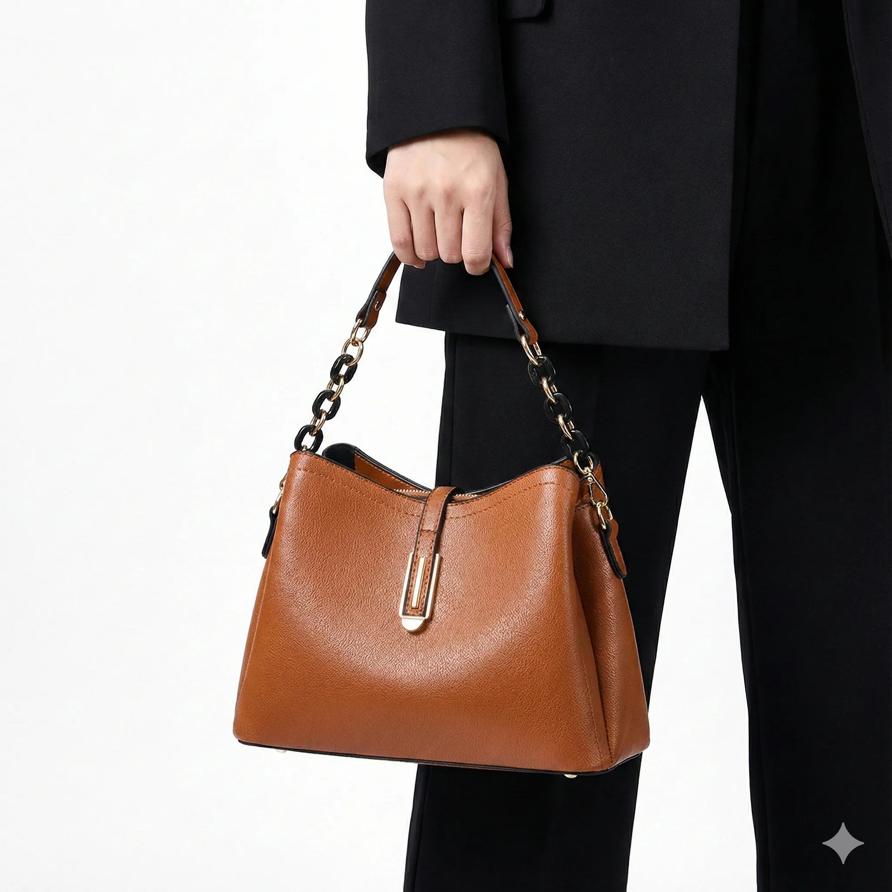 Bolsa Feminina Hobo média em Couro Minimalista