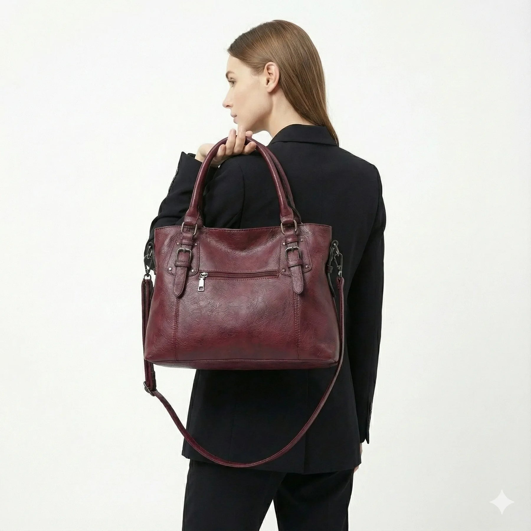 Bolsa Feminina Hobo Grande em Couro Fivelaria