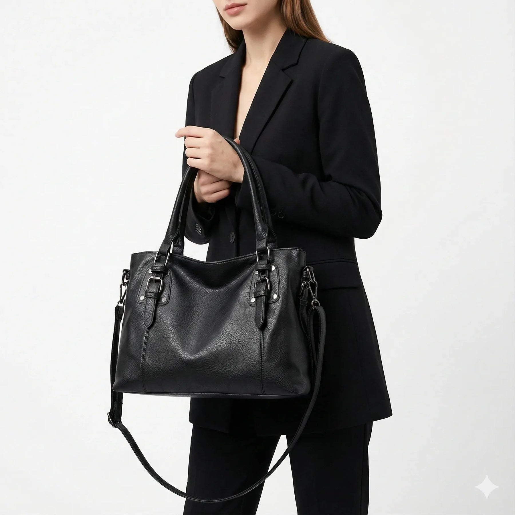 Bolsa Feminina Hobo Grande em Couro Fivelaria