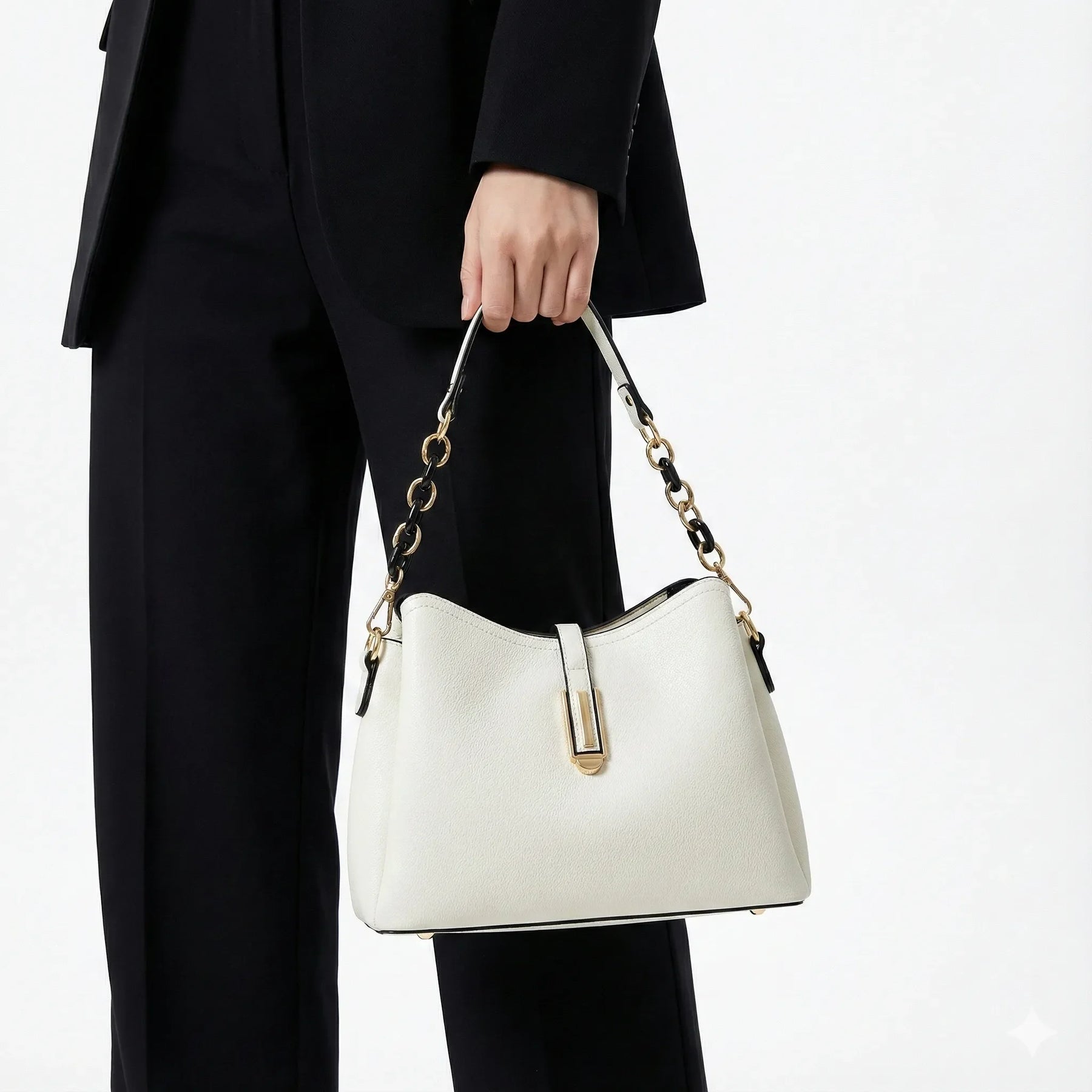 Bolsa Feminina Hobo média em Couro Minimalista