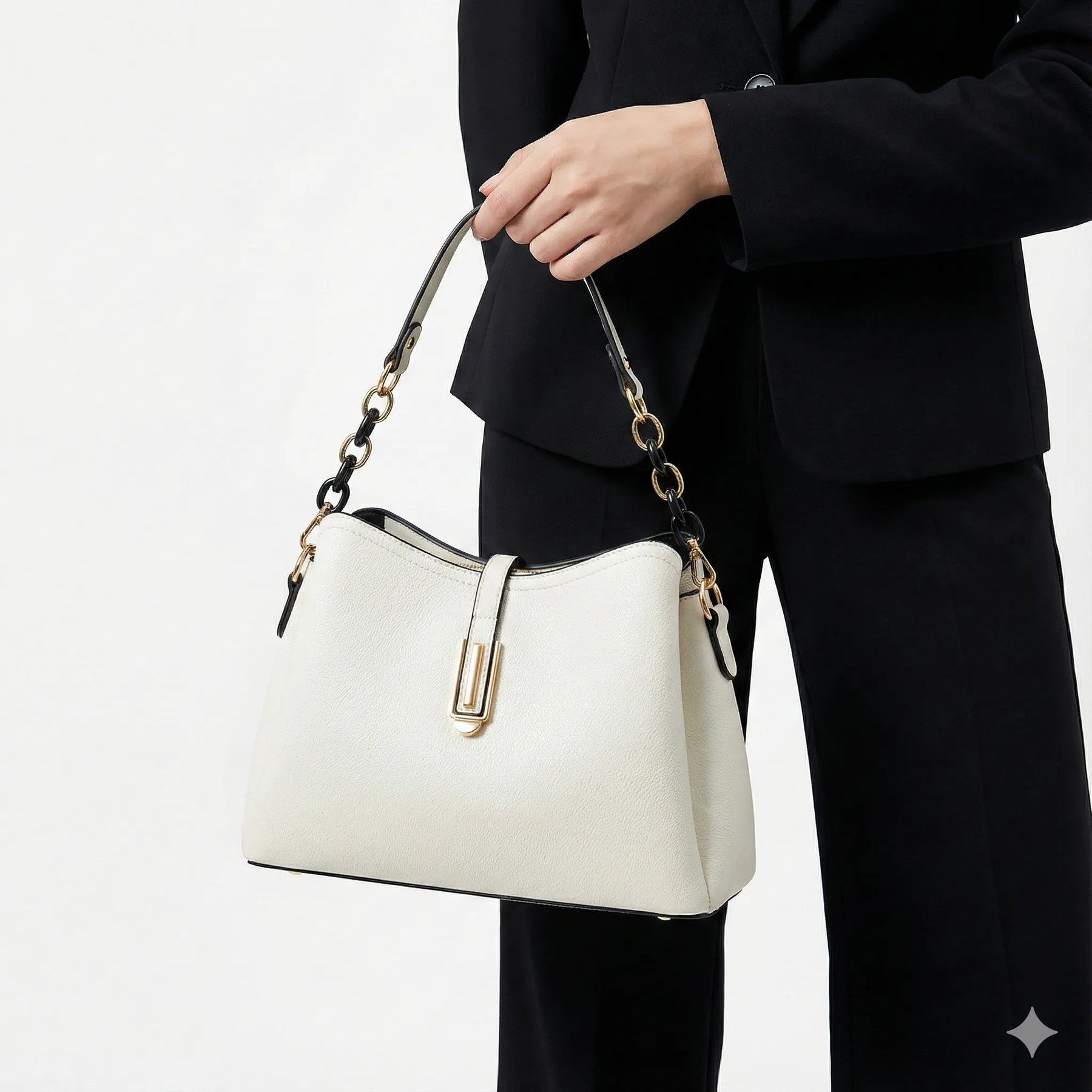 Bolsa Feminina Hobo média em Couro Minimalista