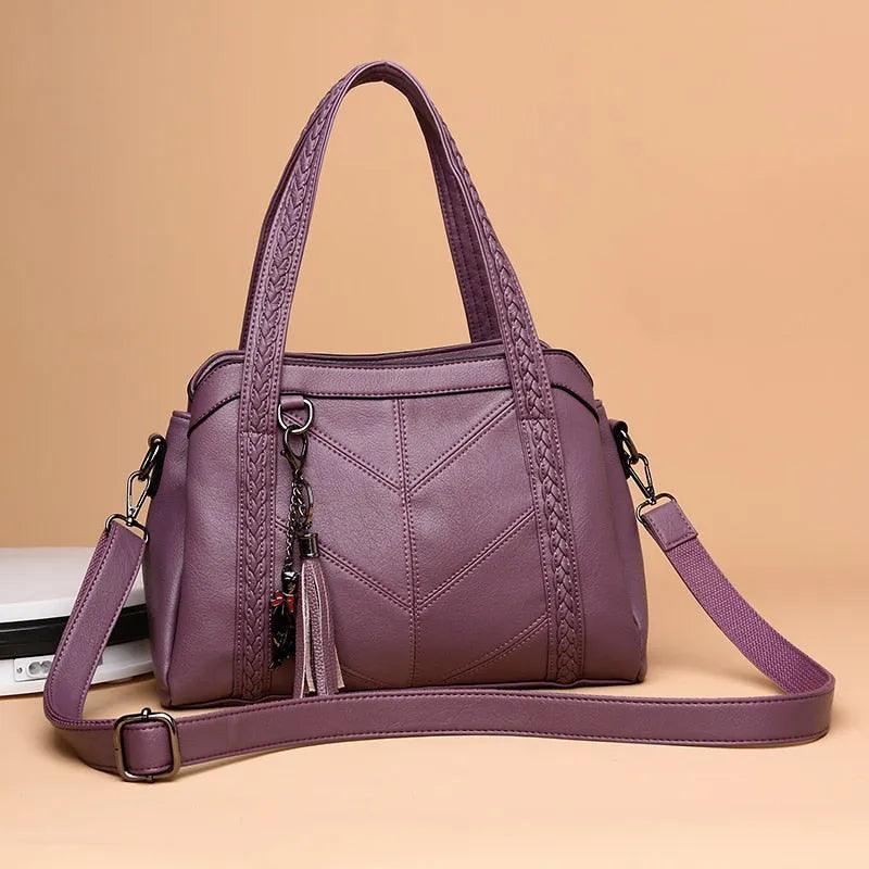 Bolsa Feminina Tiracolo Média em Couro Elegance