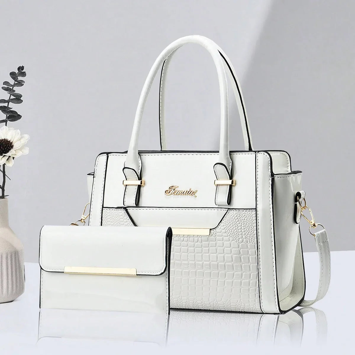 Bolsa Feminina Tote média em Couro Legítimo Andrea