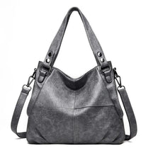 Bolsa Feminina Hobo Grande Em Couro Soft