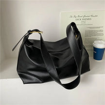 Bolsa Feminina Hobo Grande em Couro Amelinda