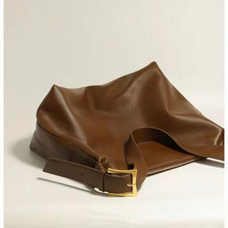 Bolsa Feminina Hobo Grande em Couro Amelinda