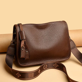 Bolsa Feminina Tiracolo Pequena em Couro Soft Premium