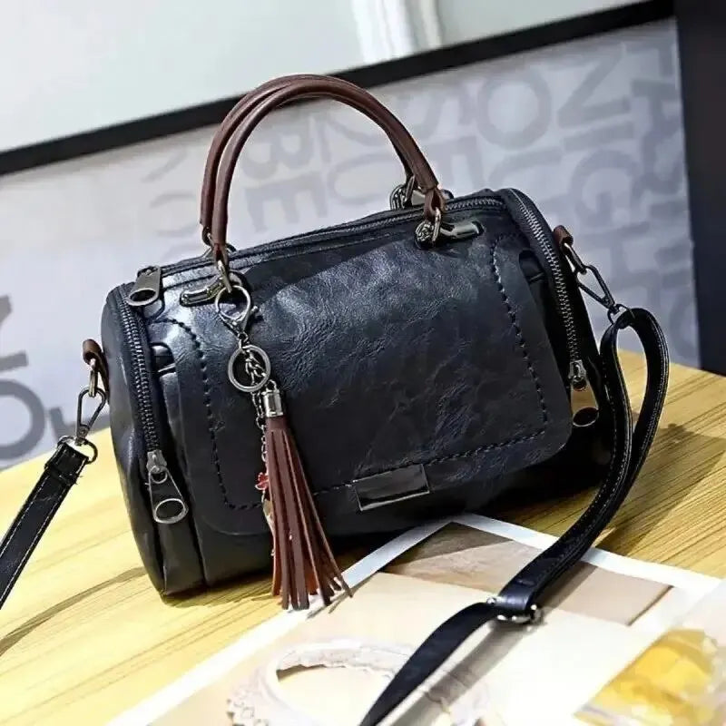 Bolsa Feminina Tiracolo Média em Couro Tina
