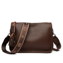Bolsa Feminina Tiracolo Pequena em Couro Soft Premium