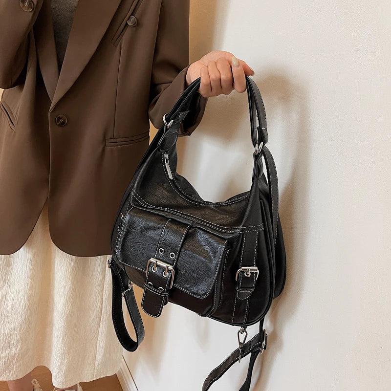 Bolsa Feminina Hobo Média em Couro Andreina