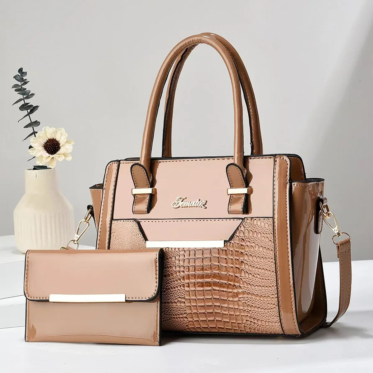 Bolsa Feminina Tote média em Couro Legítimo Andrea