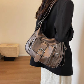 Bolsa Feminina Hobo Média em Couro Andreina