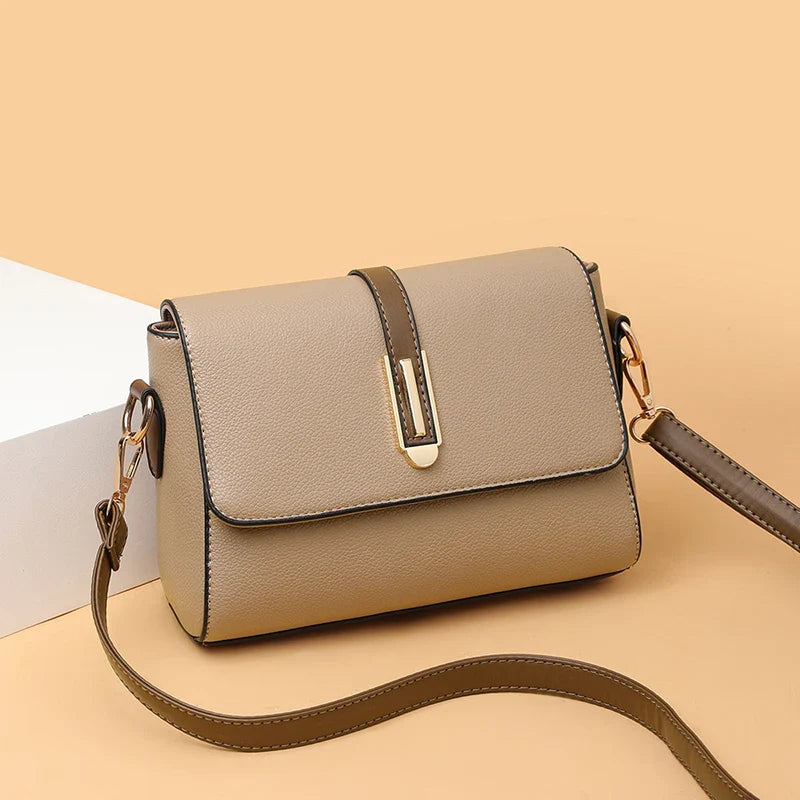 Bolsa Feminina Tiracolo Pequena Em Couro Minimalista
