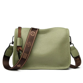 Bolsa Feminina Tiracolo Pequena em Couro Soft Premium