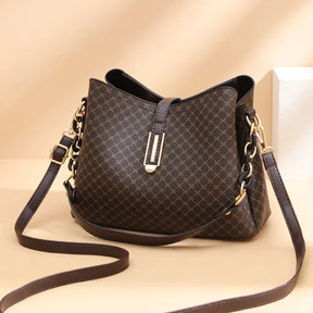Bolsa Feminina Hobo Média em Couro Monograma