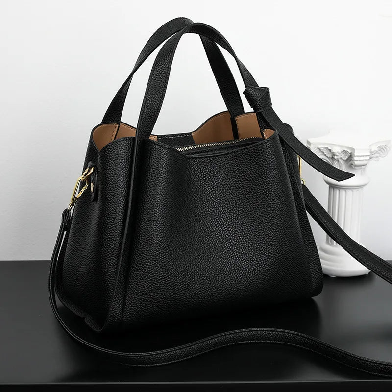 Bolsa Feminina Tote Média Minimalista em Couro