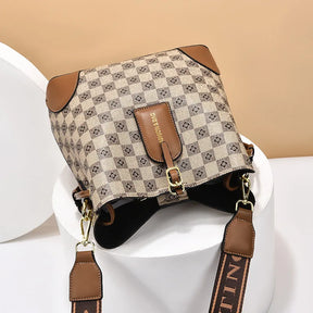 Bolsa Feminina Hobo Pequena em Couro Estampada