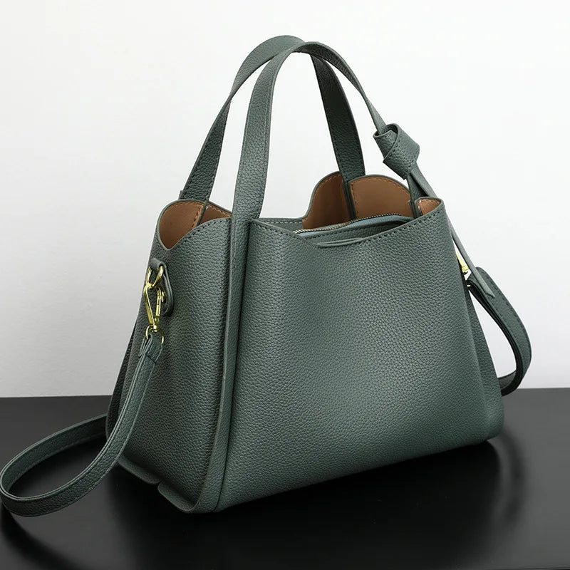Bolsa Feminina Tote Média Minimalista em Couro