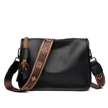 Bolsa Feminina Tiracolo Pequena em Couro Soft Premium
