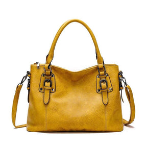 Bolsa Feminina Hobo Grande em Couro Fivelaria