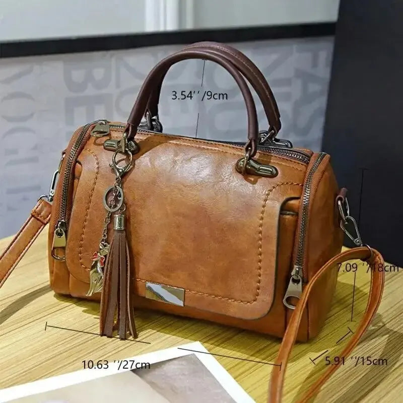 Bolsa Feminina Tiracolo Média em Couro Tina