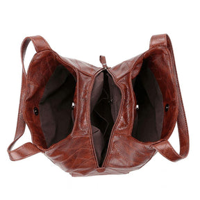 Bolsa Feminina Hobo Grande em Couro Tereza
