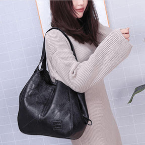 Bolsa Feminina Hobo Grande em Couro Tereza