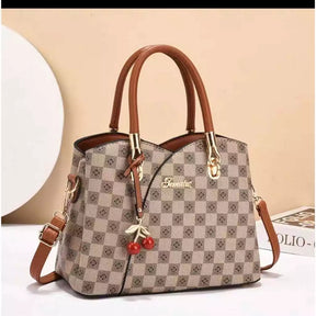 Bolsa Feminina Tiracolo Média em Couro Estampada
