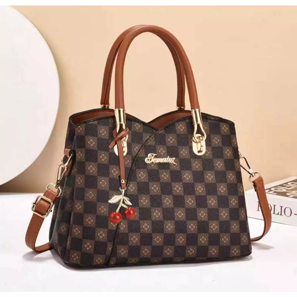 Bolsa Feminina Tiracolo Média em Couro Estampada