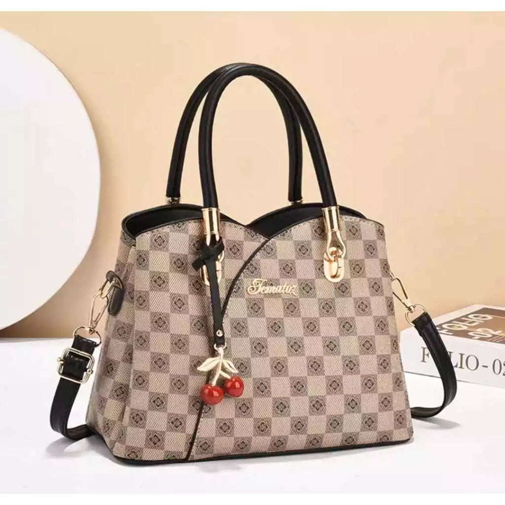 Bolsa Feminina Tiracolo Média em Couro Estampada