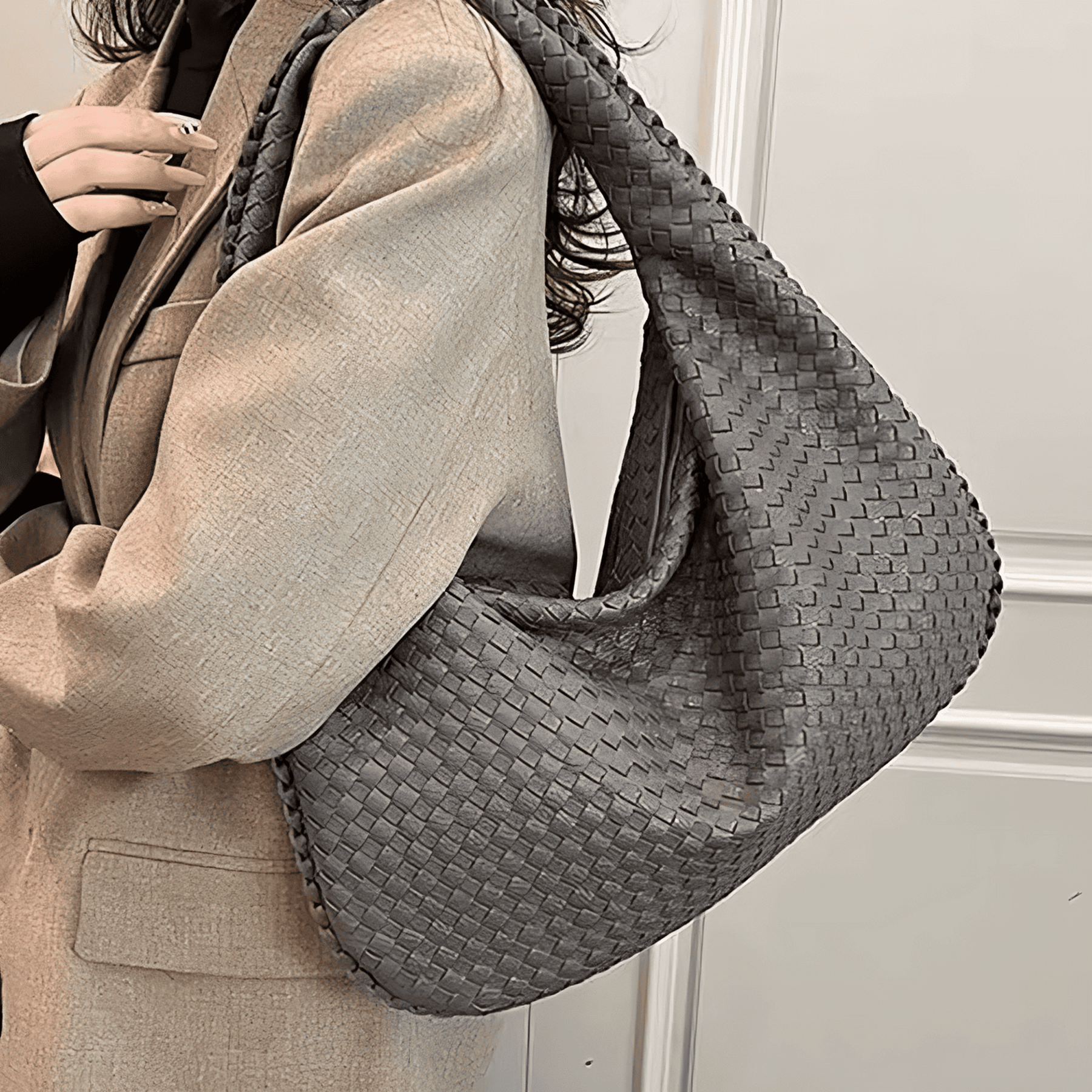 Bolsa Feminina Hobo Grande em Couro Trançada Tessália