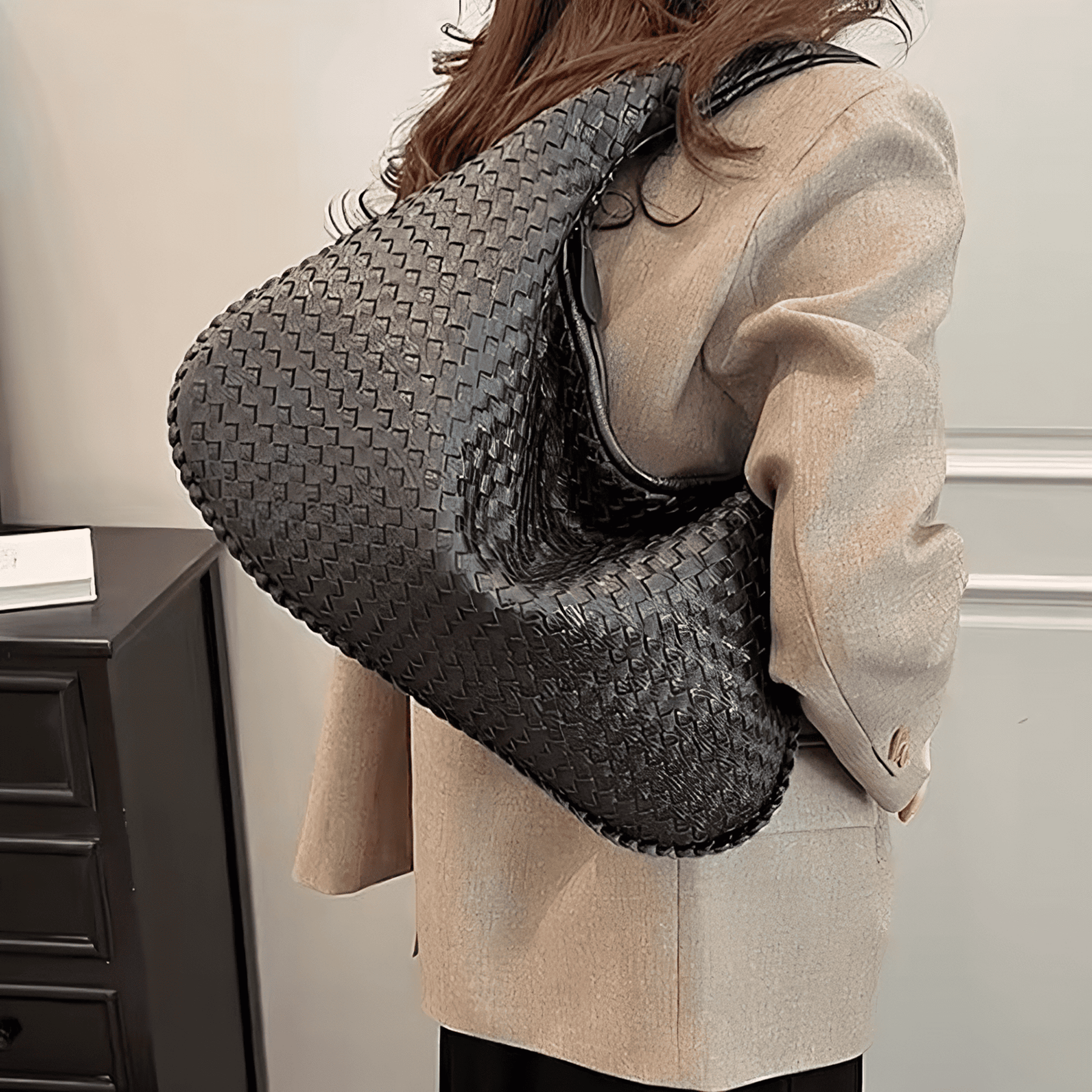 Bolsa Feminina Hobo Grande em Couro Trançada Tessália