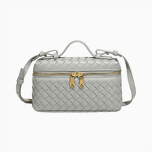 Bolsa Feminina de Mão Pequena Matelassê em Couro Milano