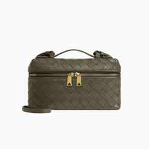 Bolsa Feminina de Mão Pequena Matelassê em Couro Milano